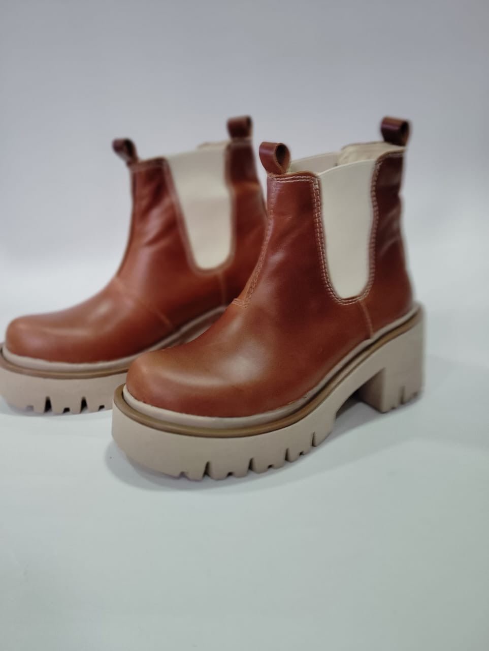 Botín de cuero Chelsea oxido - juanfranko zapatos