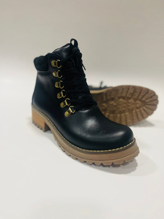 Botin de cuero liso black - Calidad y estilo para pies exigentes - juanfranko zapatos