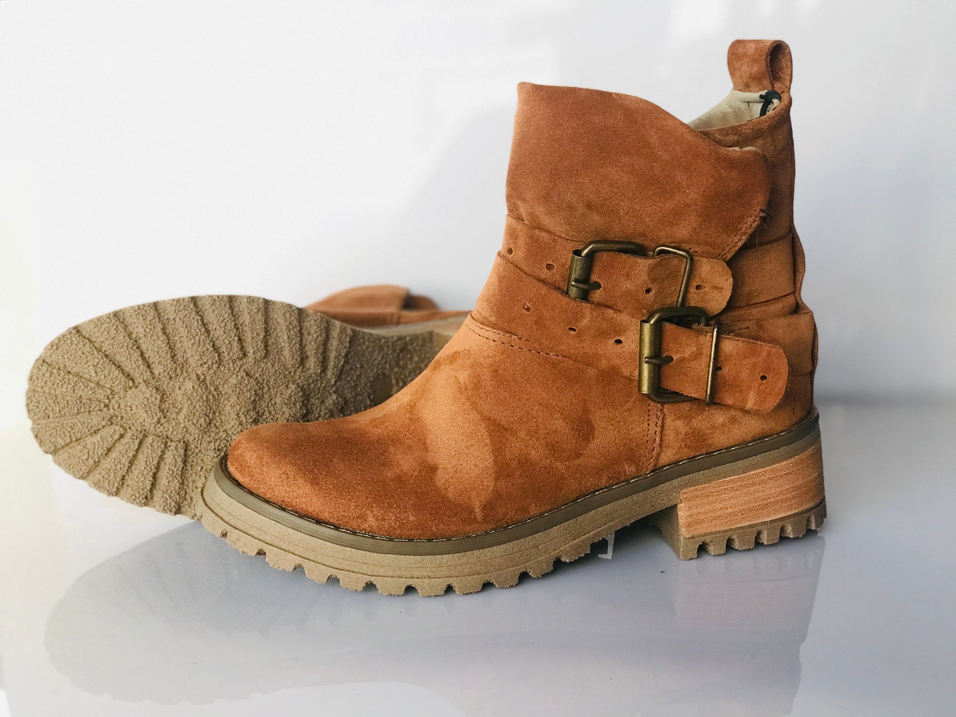 Botin de cuero mujer reno camel - juanfranko zapatos