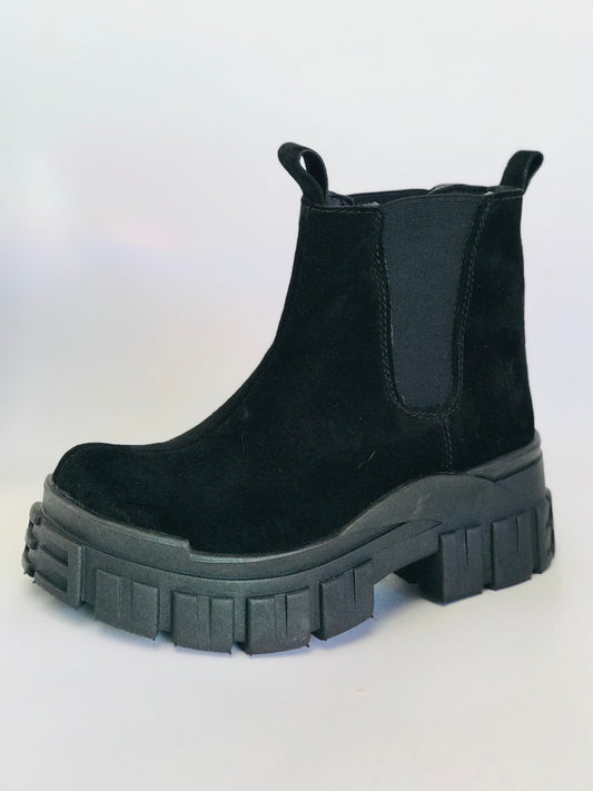 Botin de cuero reno chelsea black - juanfranko zapatos