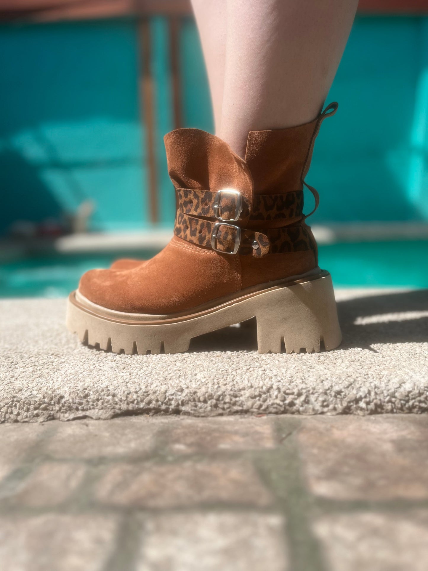 Botin de cuero verano reno camel - juanfranko zapatos