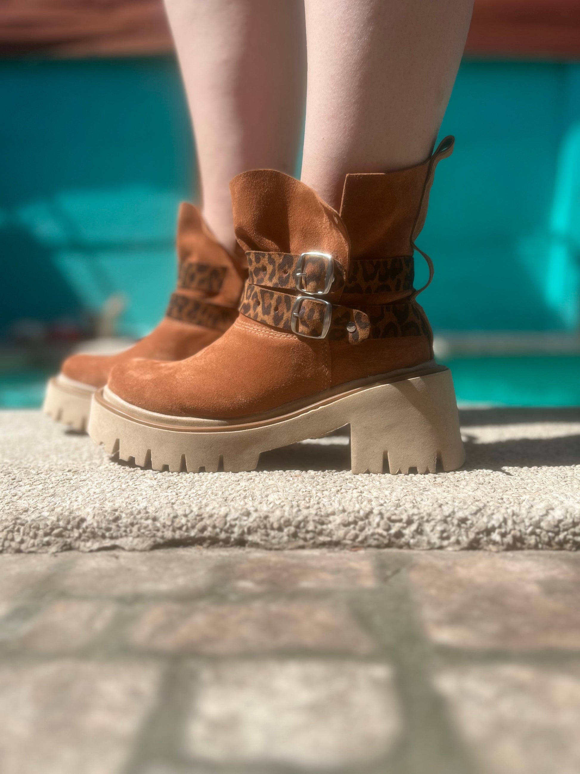 Botin de cuero verano reno camel - juanfranko zapatos