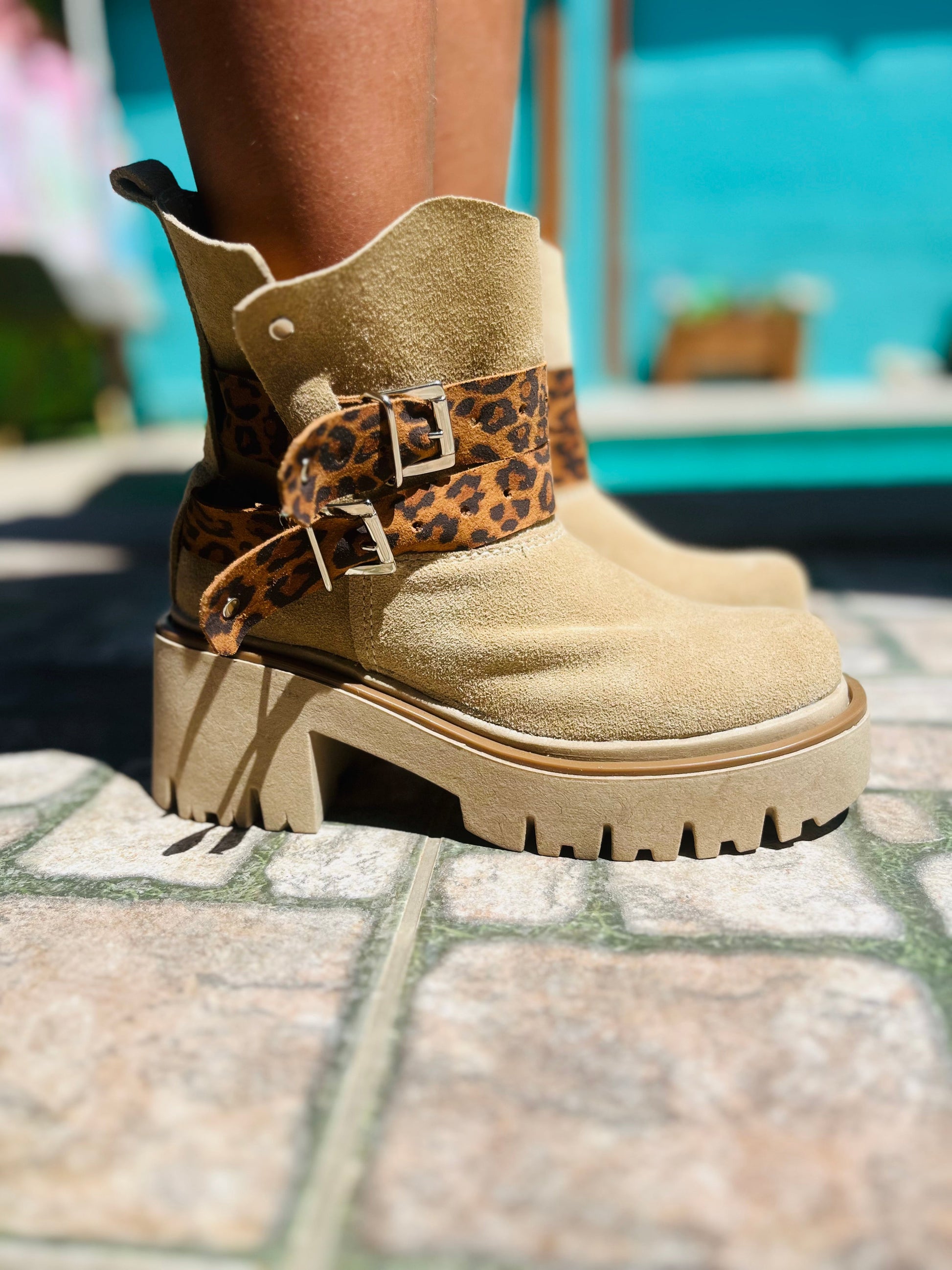 Botín verano de Cuero Reno Natural Mujer - Hebillas Metálicas Artesanal - juanfranko zapatos