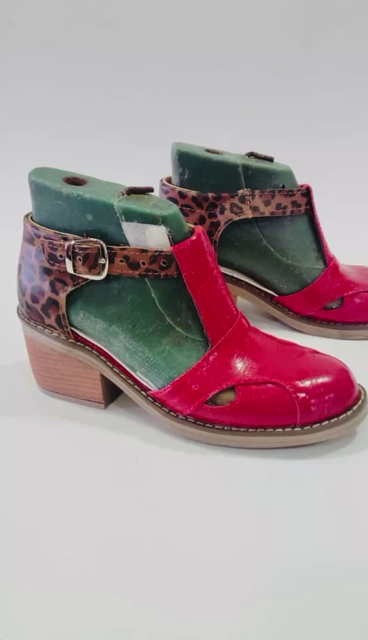 Zapato animal print /richato rojo