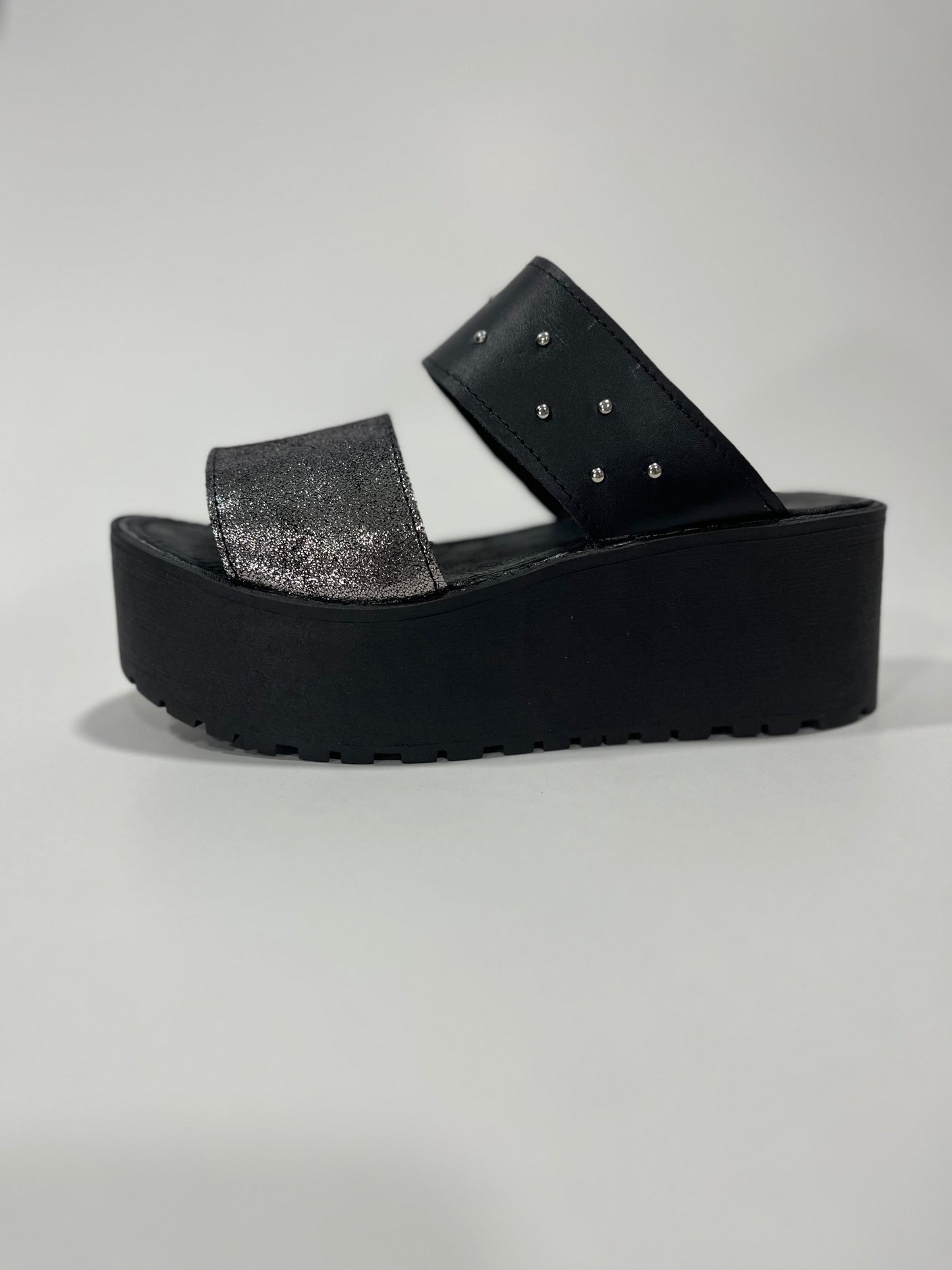 Sandalia 2 cueros suela de goma (Crespita - juanfranko zapatos