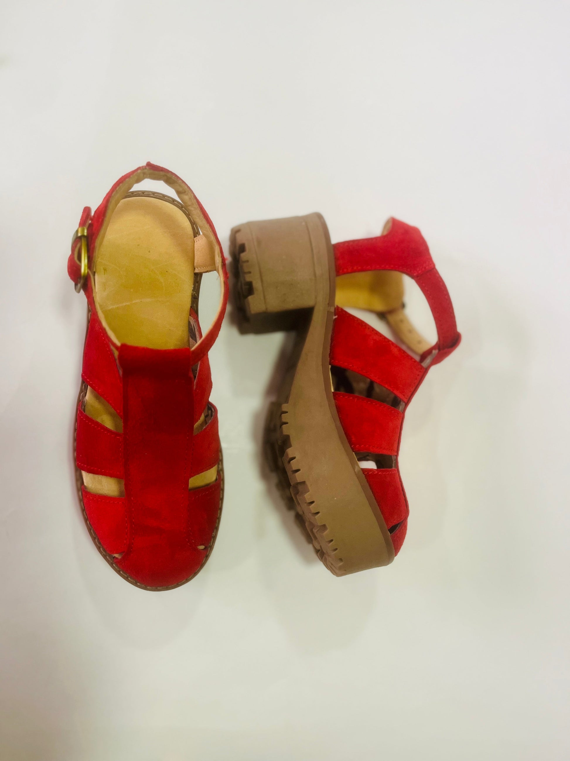 Sandalia cerrada reno rojo - juanfranko zapatos