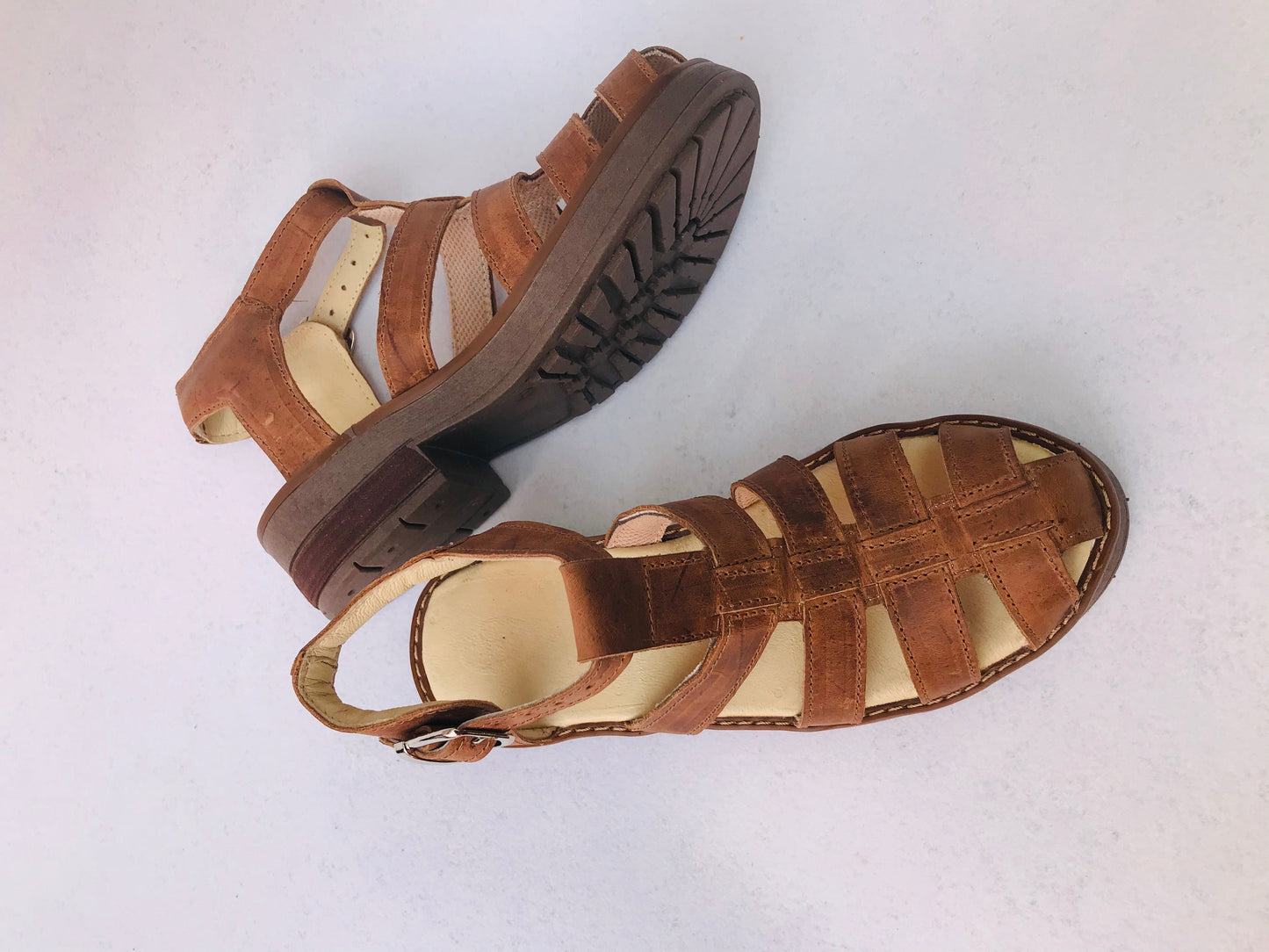 Sandalia cuero cerrada - juanfranko zapatos