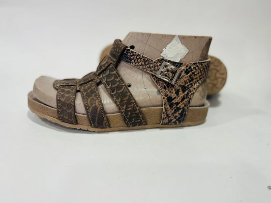 Sandalia cuero reptil pitón baja - juanfranko zapatos