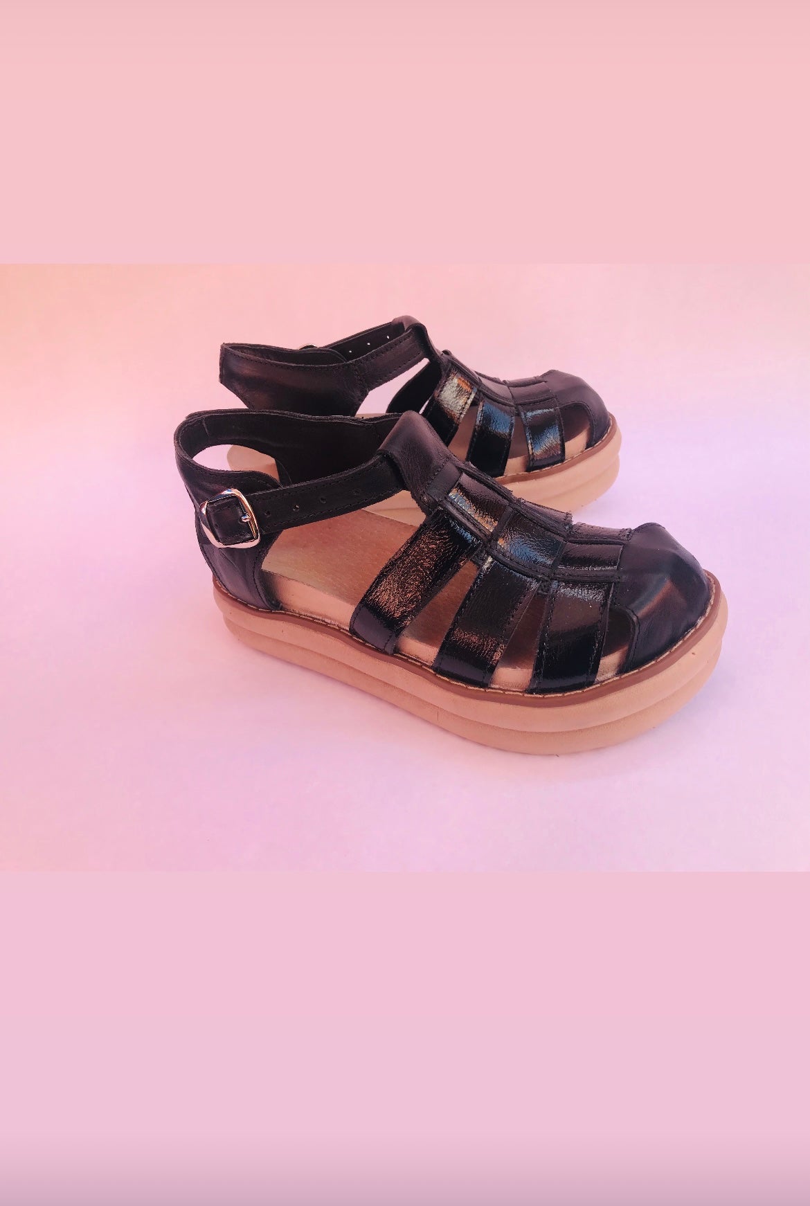 Sandalia de cuero con punta Franciscana negra - juanfranko zapatos