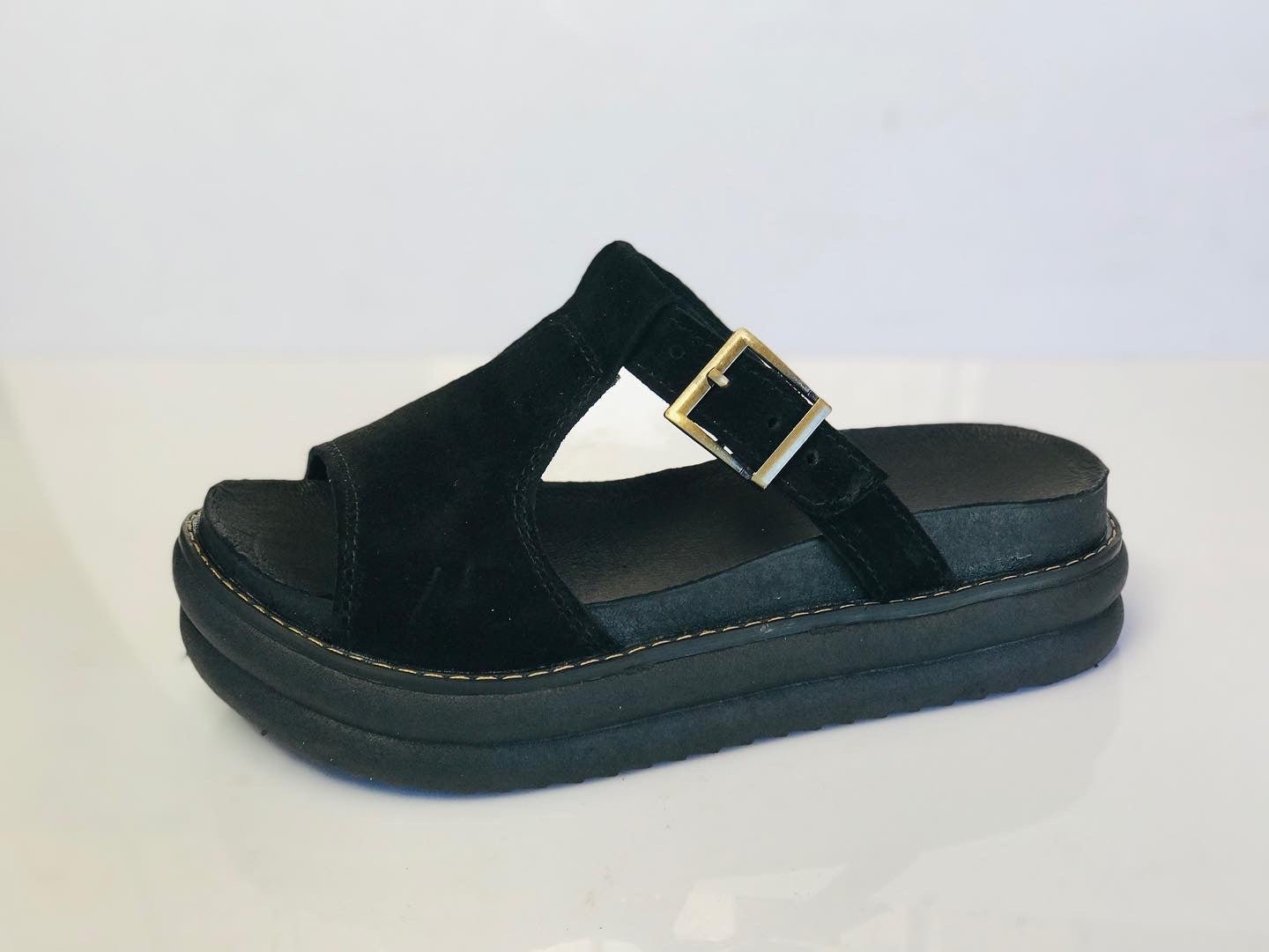 Sandalia de Cuero Mujer Bmp Black Reno - Suela Goma Badana Natural - juanfranko zapatos