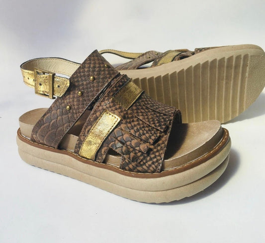 sandalia de cuero Reptil dorado - juanfranko zapatos