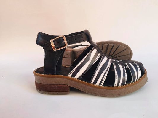 Sandalia punta cerrada cebra - juanfranko zapatos