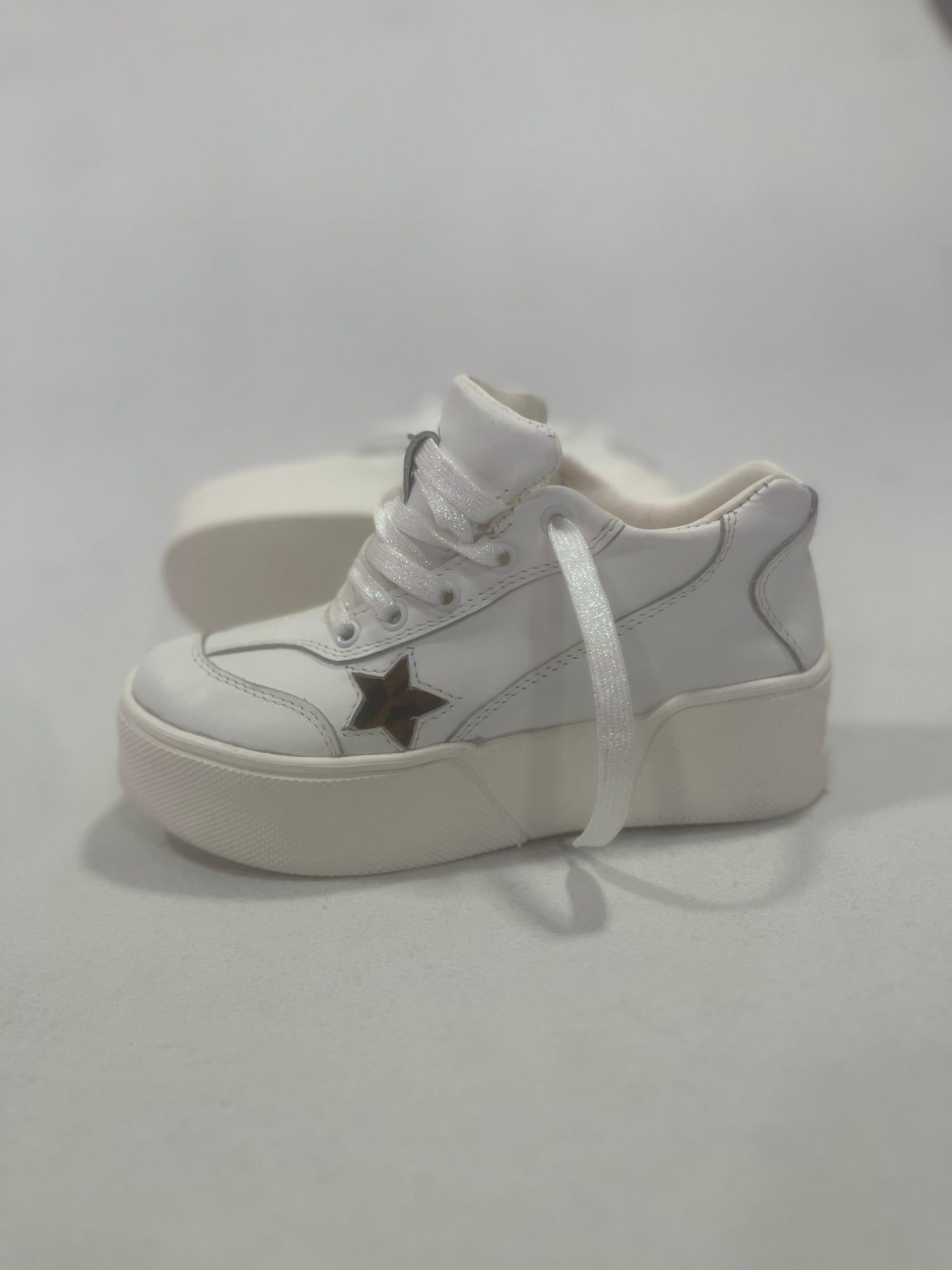 Zapatilla de Cuero Blanca Mujer Star Animal Print - Badana Natural Suela Antideslizante - juanfranko zapatos