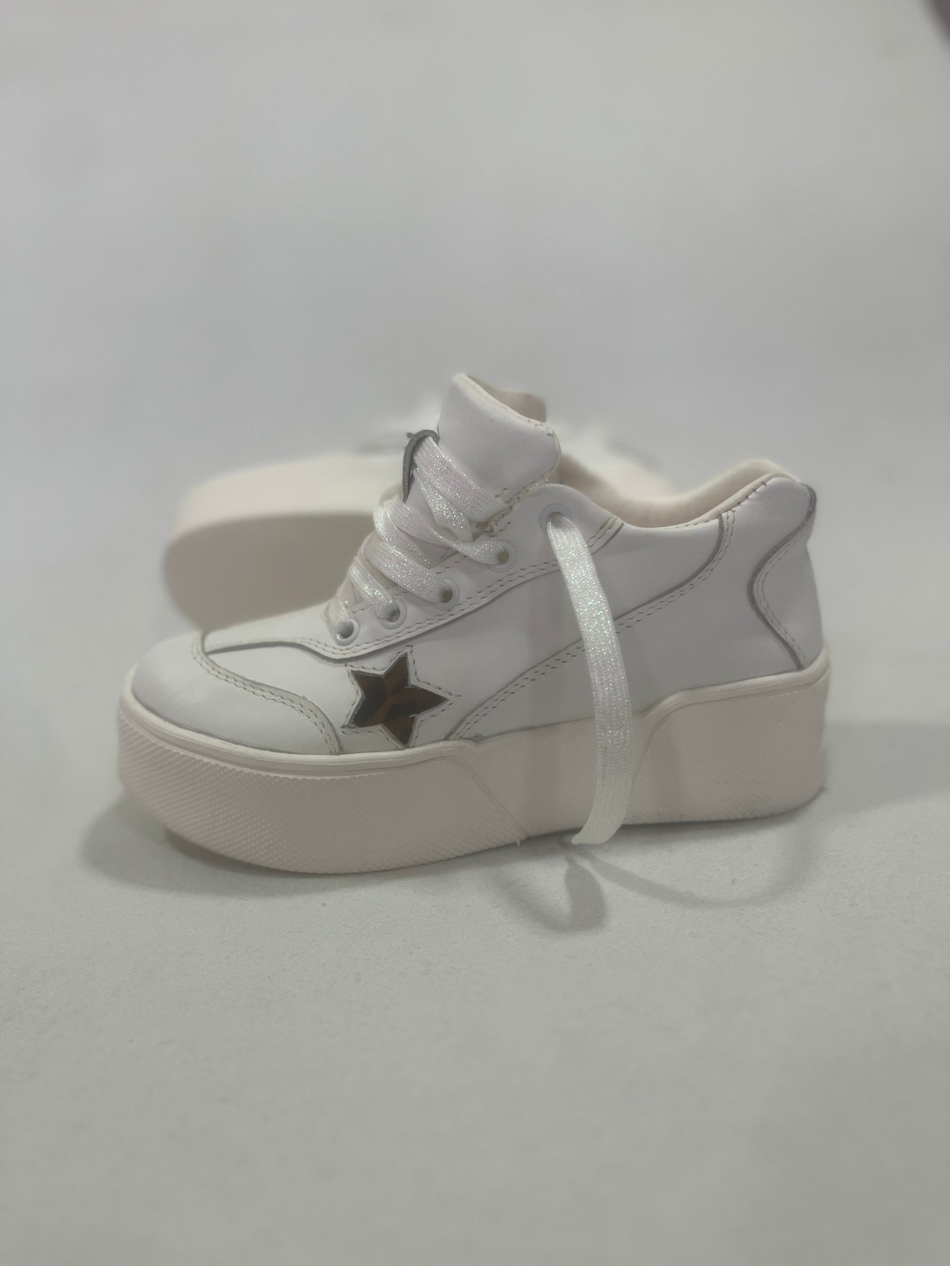 Zapatilla de Cuero Blanca Mujer Star Animal Print - Badana Natural Suela Antideslizante - juanfranko zapatos